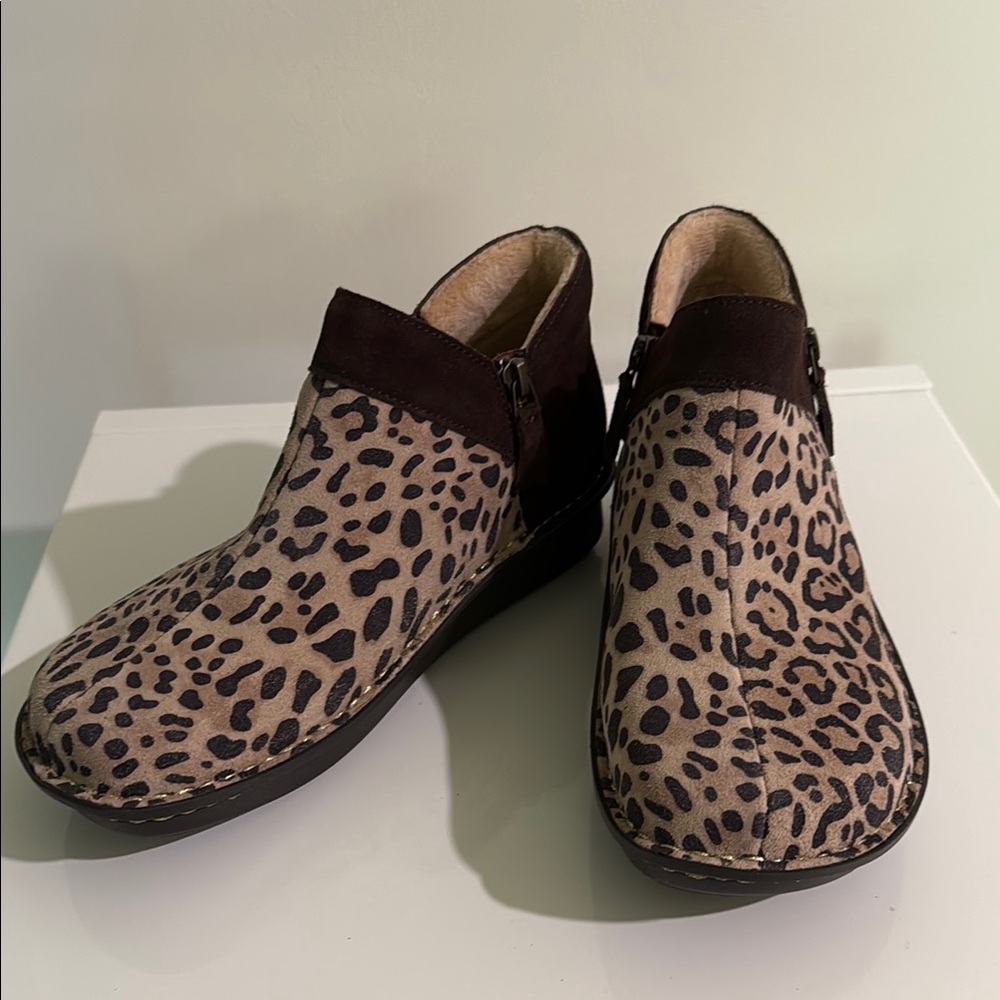 Alegria Women's Animal Print Brown Black Mules Slip-Ons Size 6.5/7 EU 37 NWOB